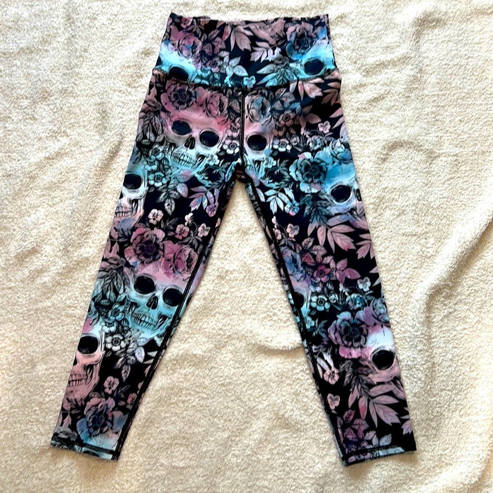 Skull/Flowers Yoga Pants/Leggings Size Small by Evolution and Creation